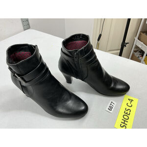 Womans Excellent Condition Life Stride Yoyo Booties 7.5 M Black Side Zip